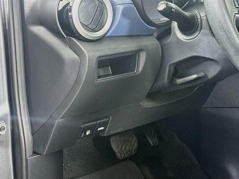 Used 2025 Nissan Versa SV FWD image 17