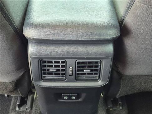 Used 2020 Toyota RAV4 XLE FWD image 16