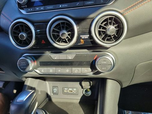 Used 2025 Nissan Sentra SR image 33