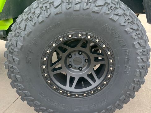 Used 2013 Jeep Wrangler Unlimited Rubicon image 11