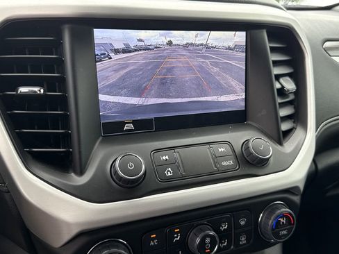 Used 2023 GMC Acadia SLT w/ Preferred Package FWD image 20