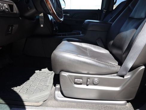 Used 2011 GMC Yukon Denali AWD/4WD image 11