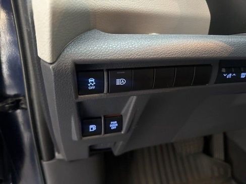 Certified 2023 Toyota Sienna LE FWD image 17