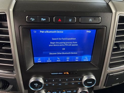 Certified 2020 Ford Expedition XLT w/ Equipment Group 202A AWD/4WD image 10