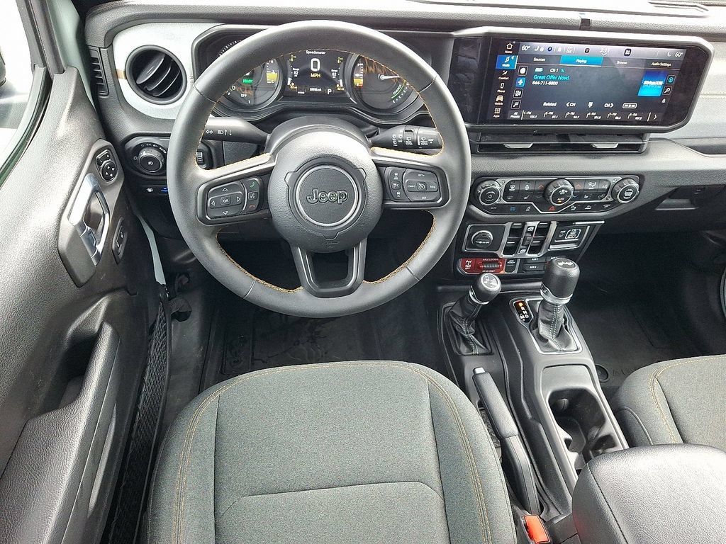 Used 2024 Jeep Wrangler Unlimited AWD/4WD image 12