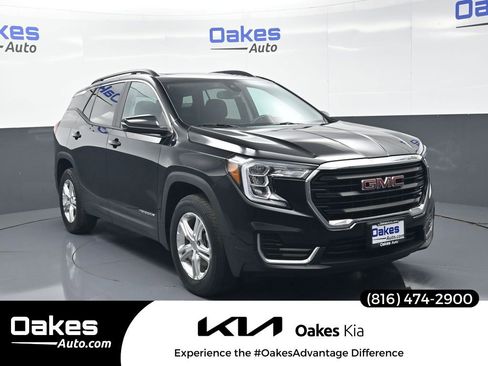 Used 2023 GMC Terrain SLE w/ Driver Convenience Package image 1