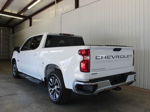 Used 2022 Chevrolet Silverado 1500 LT w/ Z71 Off-Road Package AWD/4WD image 6