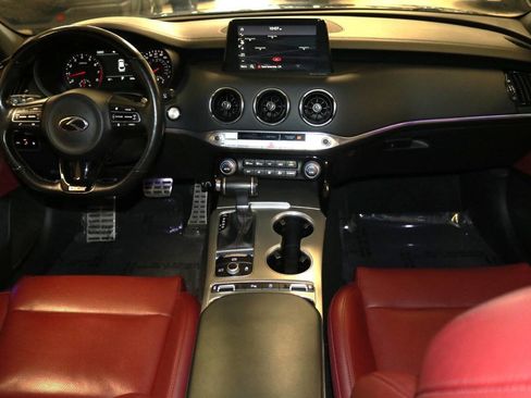Used 2019 Kia Stinger GT1 image 16