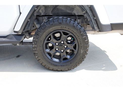 Used 2023 Jeep Gladiator Sport AWD/4WD image 30