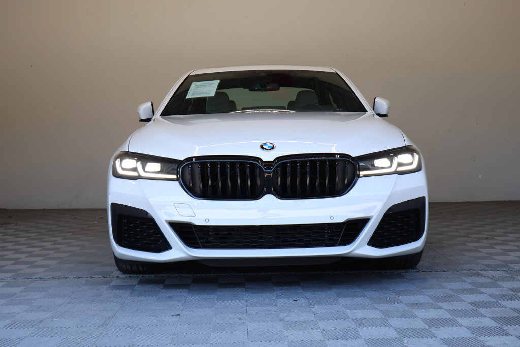 Used 2023 BMW 540i w/ M Sport Package RWD image 4