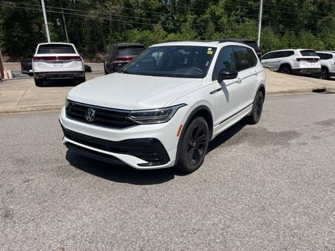 Used 2024 Volkswagen Tiguan SE R-Line FWD image 36