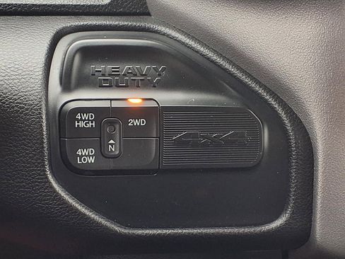 Used 2024 RAM 2500 Big Horn AWD/4WD image 9