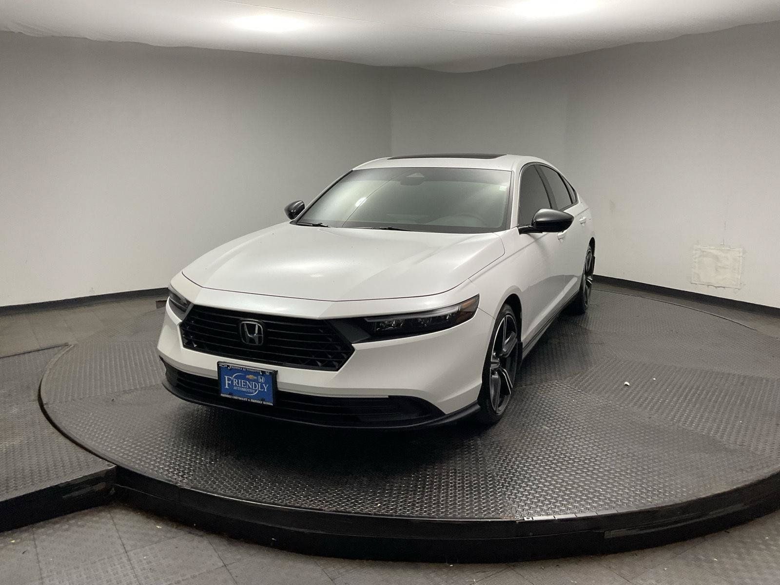 Used 2023 Honda Accord Sport image 3