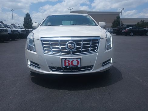 Used 2014 Cadillac XTS Luxury w/ Driver Awareness Package FWD image 2