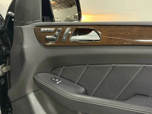 Used 2016 Mercedes-Benz GL 450 4MATIC image 39