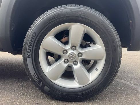 Used 2014 RAM 1500 Express AWD/4WD image 21
