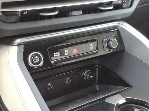 Certified 2025 Audi Q5 2.0T Premium AWD/4WD image 19