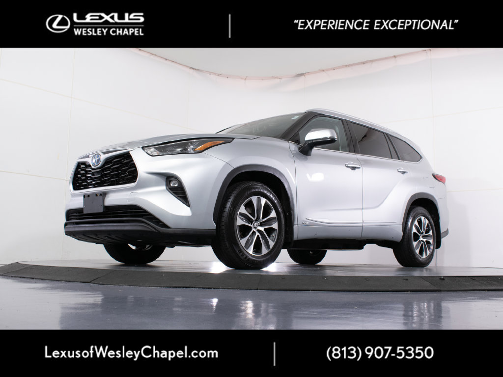 Used 2022 Toyota Highlander XLE AWD/4WD image 8