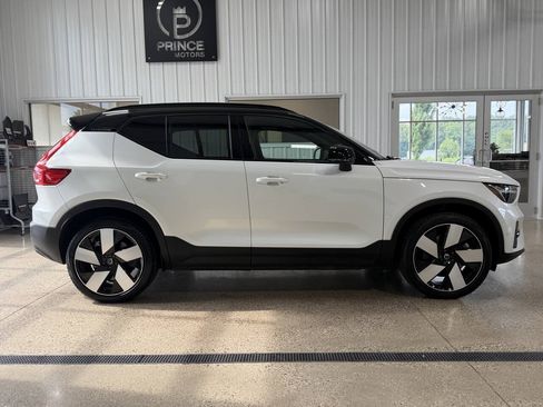 Used 2023 Volvo XC40 Recharge Plus w/ Protection Package Premier AWD/4WD image 7