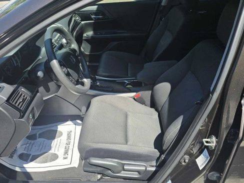 Used 2017 Honda Accord LX image 15