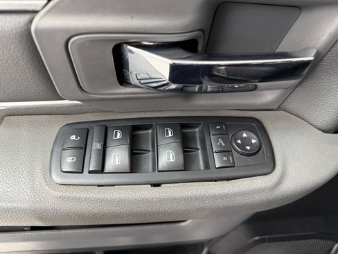 Used 2015 RAM 2500 SLT w/ Luxury Group image 12