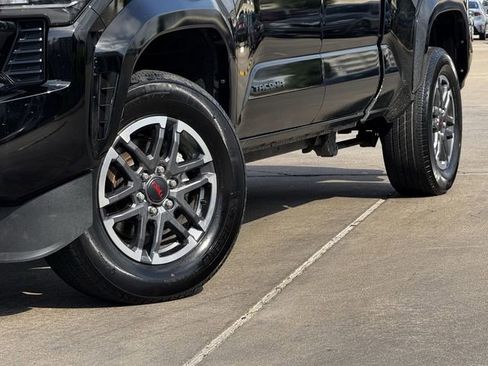 Used 2024 Toyota Tacoma TRD Sport image 11