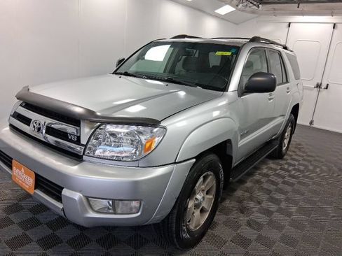 Used 2005 Toyota 4Runner SR5 AWD/4WD image 3
