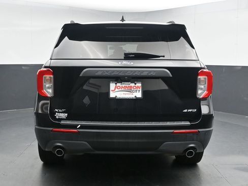 Used 2021 Ford Explorer XLT w/ Equipment Group 202A AWD/4WD image 7