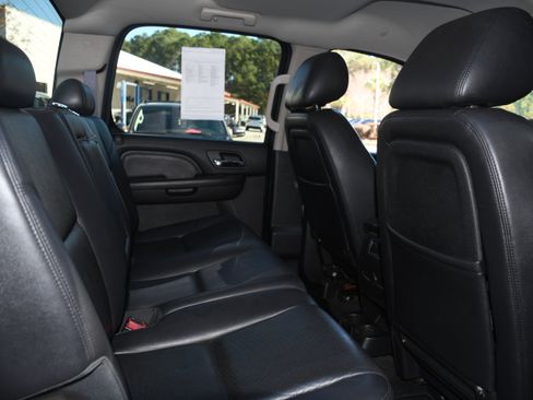 Used 2012 GMC Sierra 2500 Denali w/ Suspension Package, Off-Road image 18