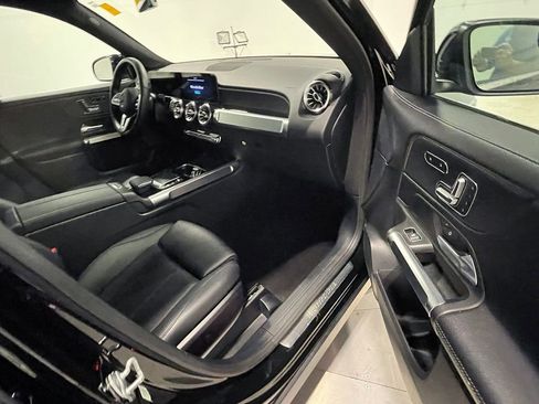 Used 2021 Mercedes-Benz GLB 250 4MATIC image 27