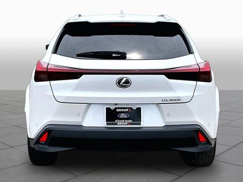 Used 2025 Lexus UX 300h FWD w/ Cold Area Package image 5