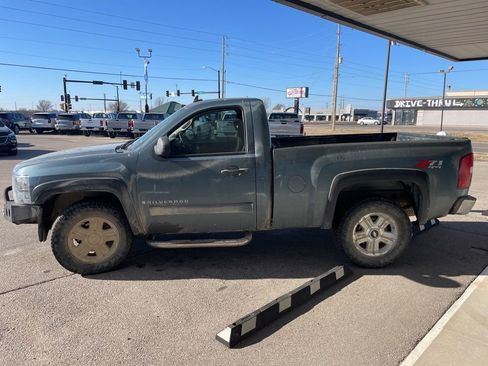 Used 2007 Chevrolet Silverado 1500 LT w/ 1LT Convenience Package image 6