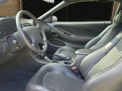 Used 2001 Ford Mustang GT RWD image 4