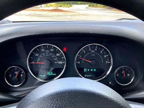Used 2016 Jeep Wrangler Unlimited Sport w/ Max Tow Package AWD/4WD image 10