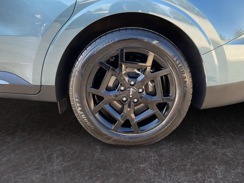 Used 2025 Kia Carnival SX Prestige image 10