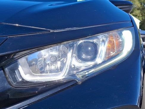Used 2019 Honda Civic Sport image 9