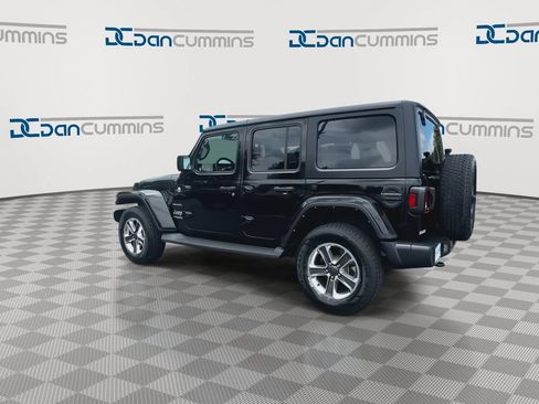 Used 2022 Jeep Wrangler Unlimited Sahara w/ Cold Weather Group AWD/4WD image 6