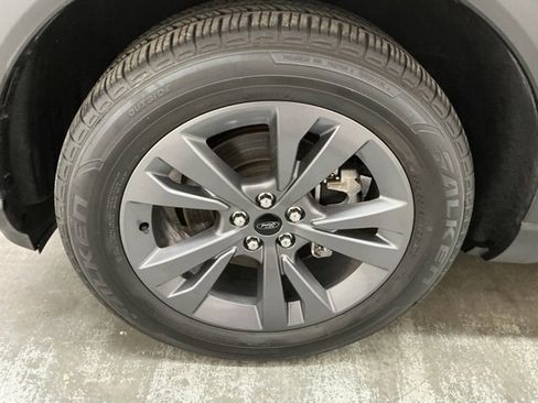 Used 2022 Ford Explorer XLT w/ Equipment Group 202A image 12