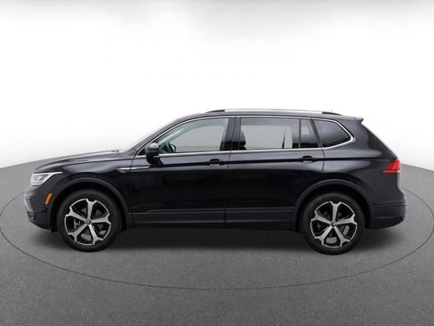 Used 2026 Volkswagen Tiguan SE AWD/4WD image 4