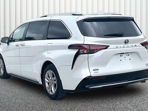 Used 2022 Toyota Sienna Limited AWD/4WD image 10