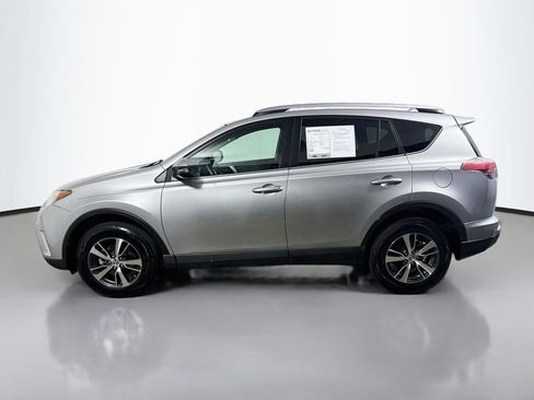 Used 2016 Toyota RAV4 XLE w/ Convenience Package FWD image 4
