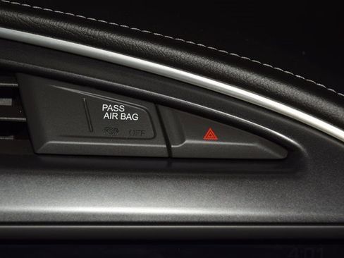 Used 2016 Chevrolet Corvette Stingray Convertible w/ Battery Protection Package image 31