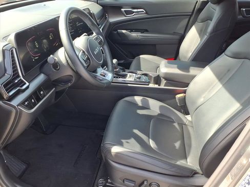 Used 2024 Kia Sportage EX image 11
