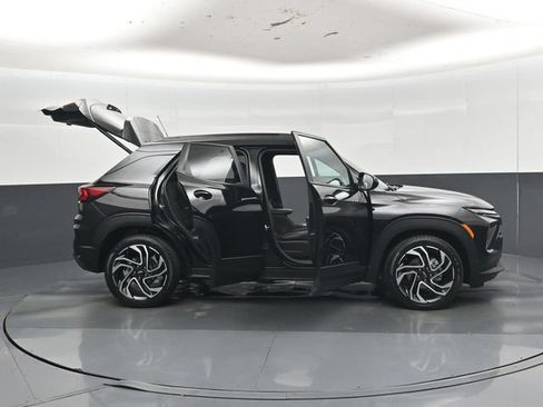 Used 2025 Chevrolet TrailBlazer RS w/ Convenience Package FWD image 57