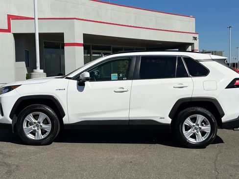 Certified 2020 Toyota RAV4 LE w/ All Weather Liner Package AWD/4WD image 9