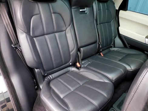 Used 2016 Land Rover Range Rover Sport HSE image 17