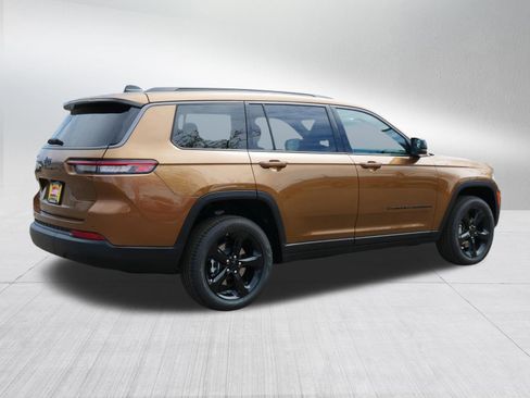 New 2026 Jeep Grand Cherokee L Limited AWD/4WD image 7