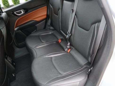 Used 2025 Jeep Compass Limited w/ Elite Group AWD/4WD image 18