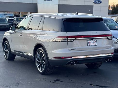 Used 2023 Lincoln Aviator Reserve w/ Equipment Group 201A image 17