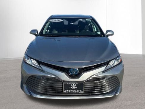 Used 2020 Toyota Camry XLE image 9